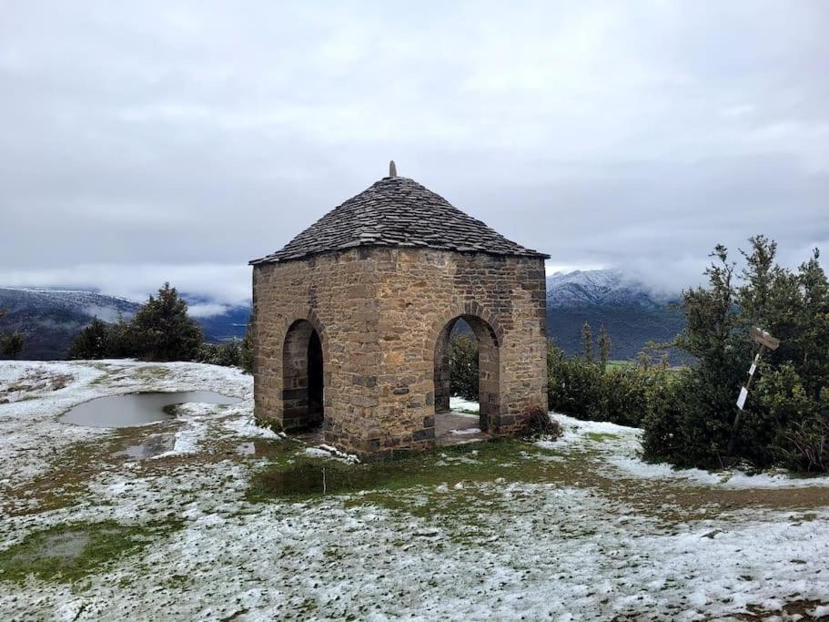 El Pajar De La Plaza Villa Guaso Exterior photo